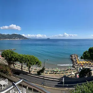 https://residence-paradiso-laigueglia.hotelitalianriviera.com